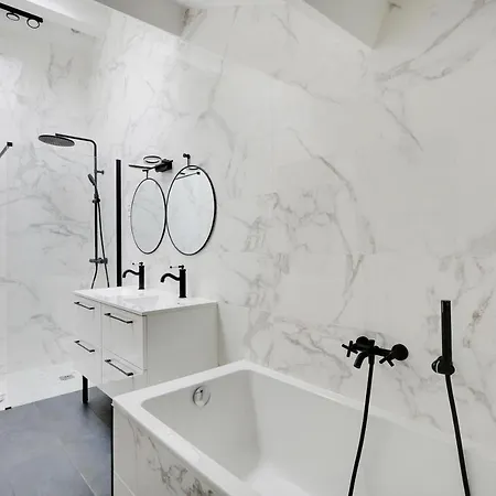 Pick A Flat's In La Chapelle - Impasse Du Cure Paris