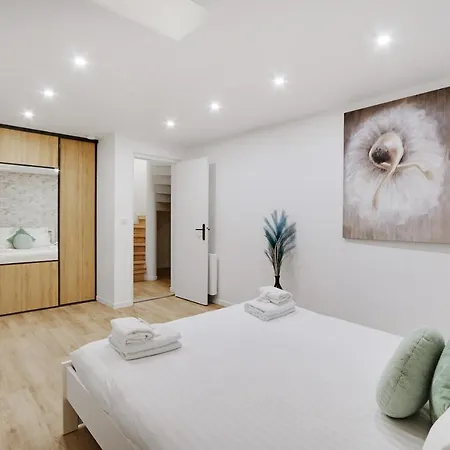 Pick A Flat's In La Chapelle - Impasse Du Cure *