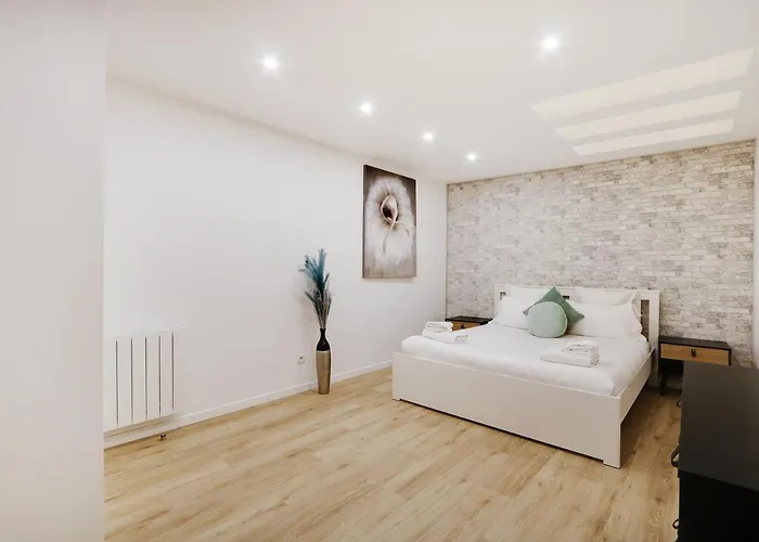 Pick A Flat's In La Chapelle - Impasse Du Cure